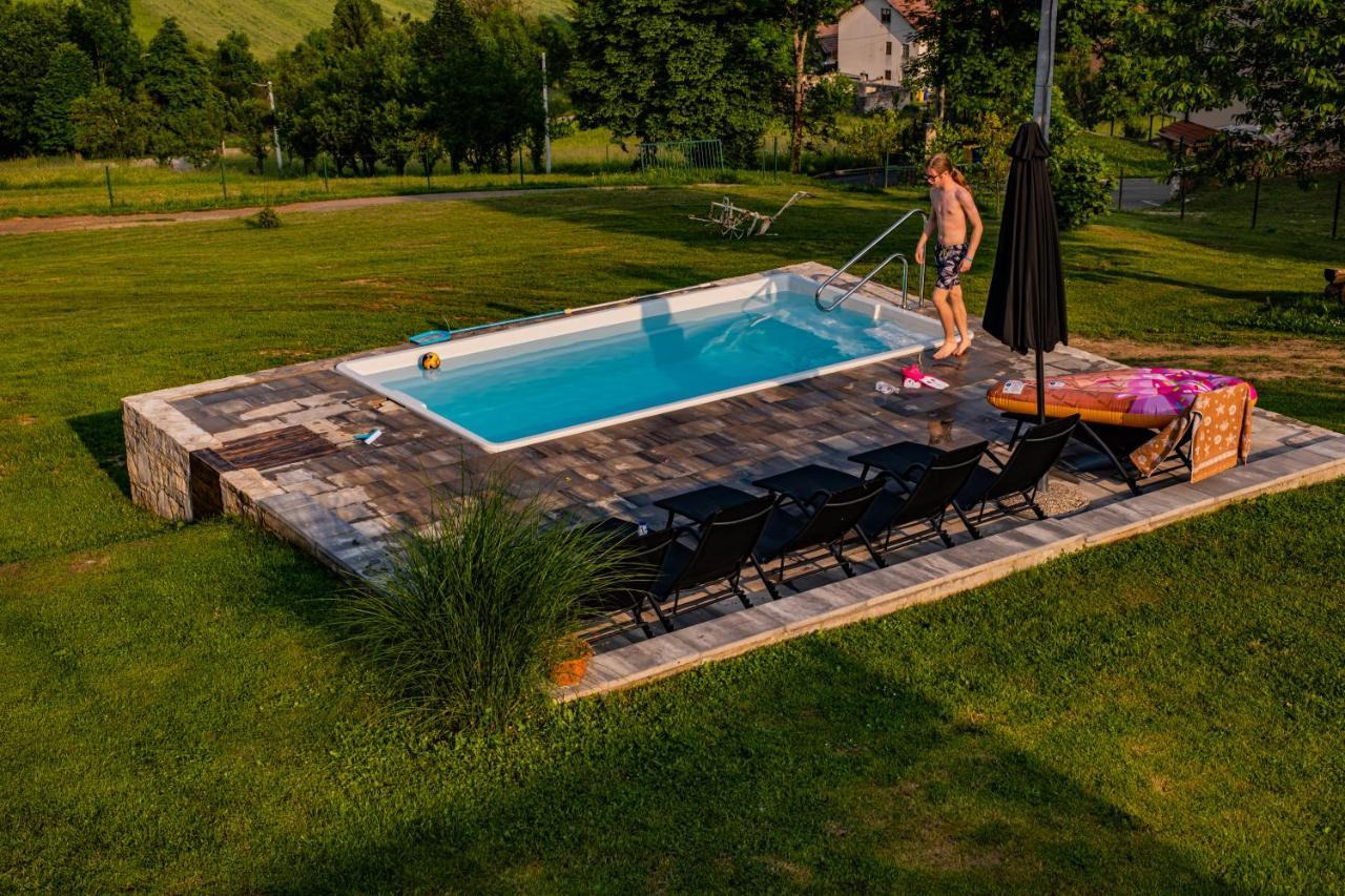 Apartment Iko Rakovica Esterno foto